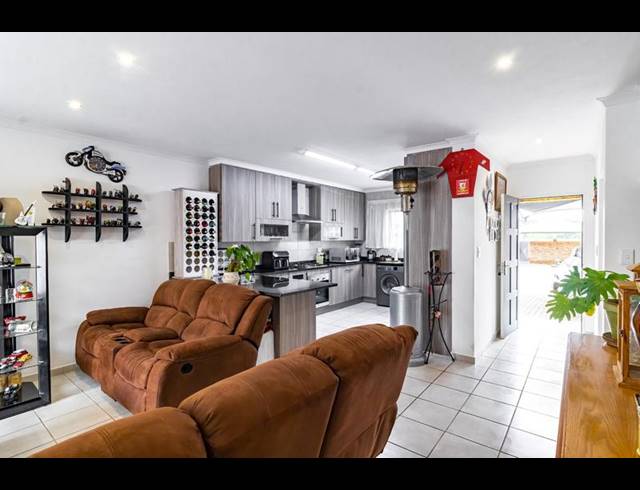 3 BEDROOM HOUSE FOR SALE IN BRACKENDOWNS
